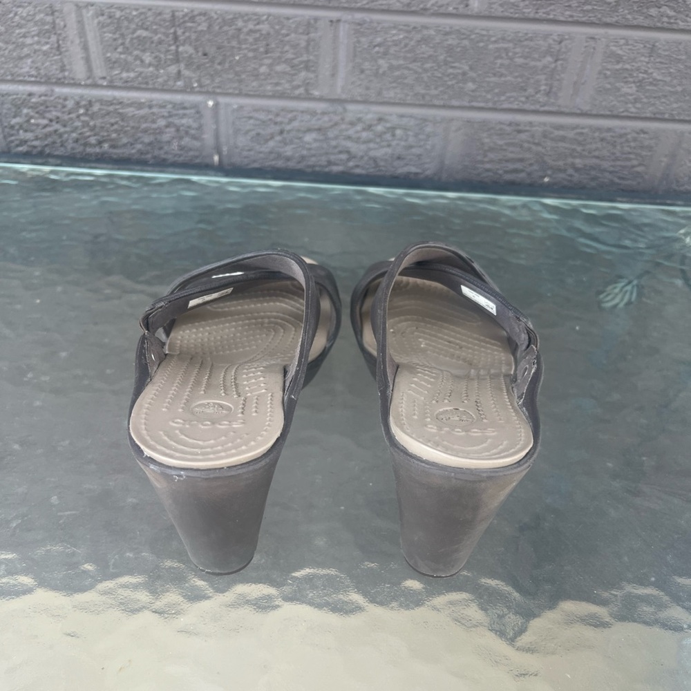 CROCS Women's Cyprus Heels Slip On Sandals Brown Sz 9 W - Picture 3 of 7